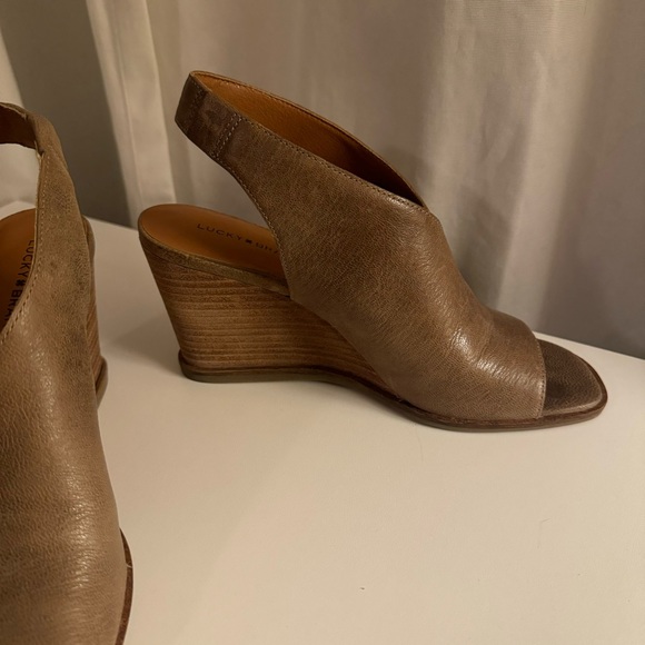 Lucky Brand Lordyn Slingback Wedge - 8 - Picture 4 of 9